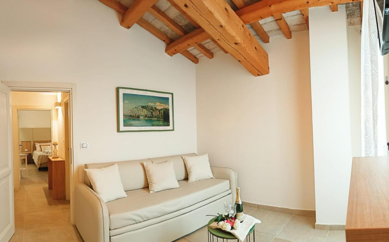 Locanda La Rocca Residenza D'Epoca فوسومبرون المظهر الخارجي الصورة